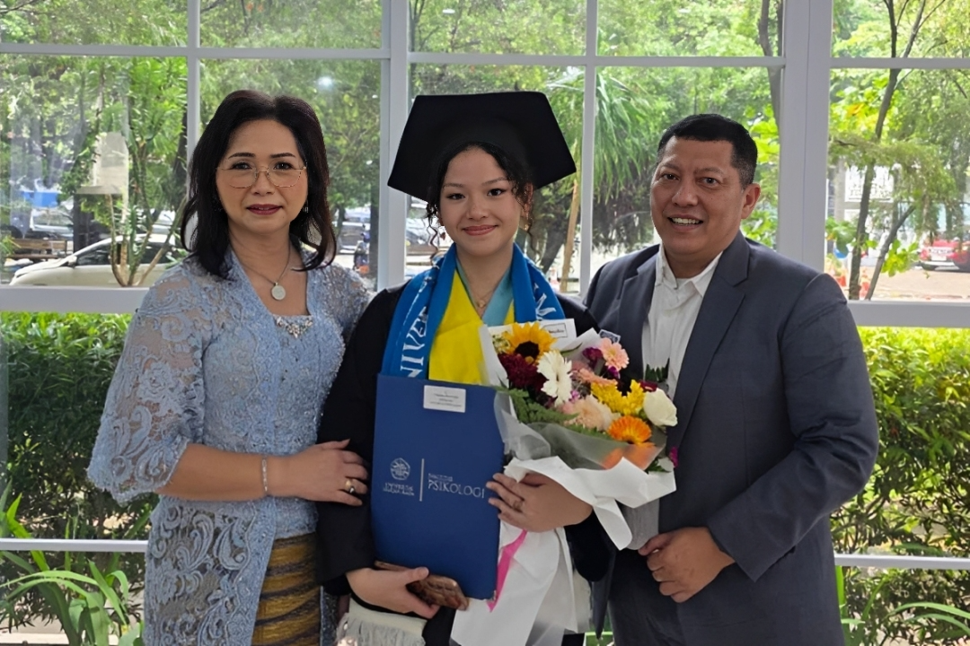 Teliti Fenomena Belanja Live Commerce, Nadya Jadi Wisudawan Tercepat UGM 2026