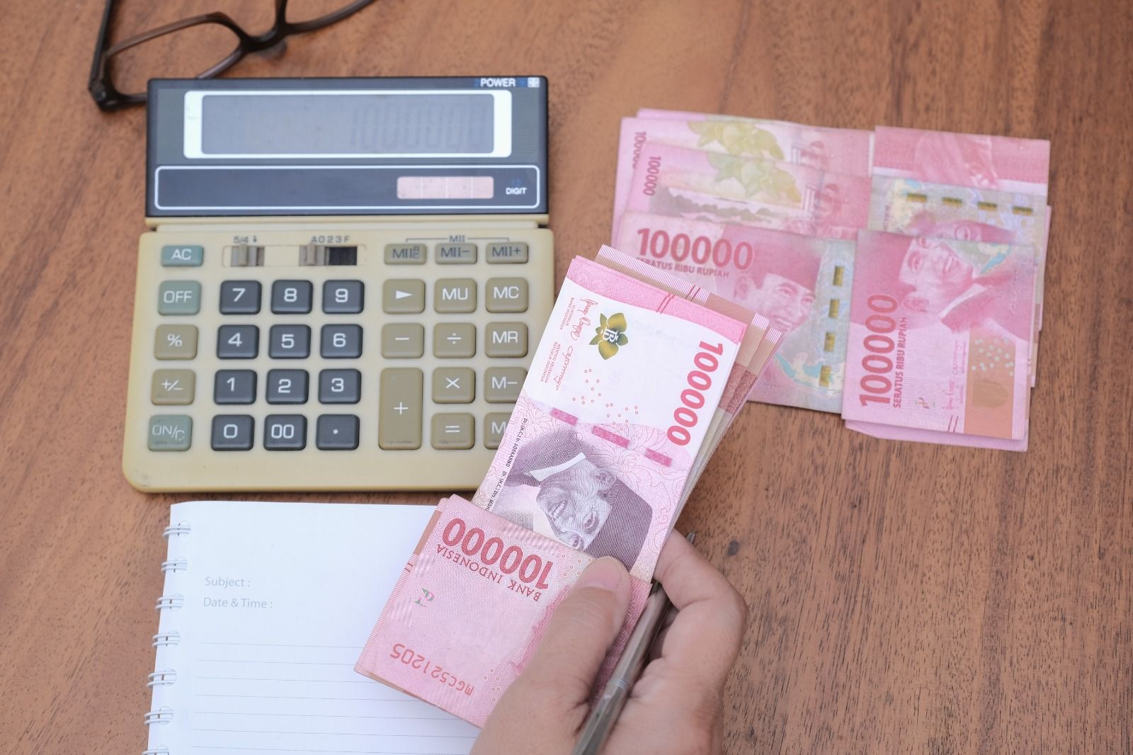 Aturan Lembur di Hari Libur Nasional: Hak Pekerja, Cara Hitung Upah, dan Sanksi untuk Perusahaan yang Melanggar