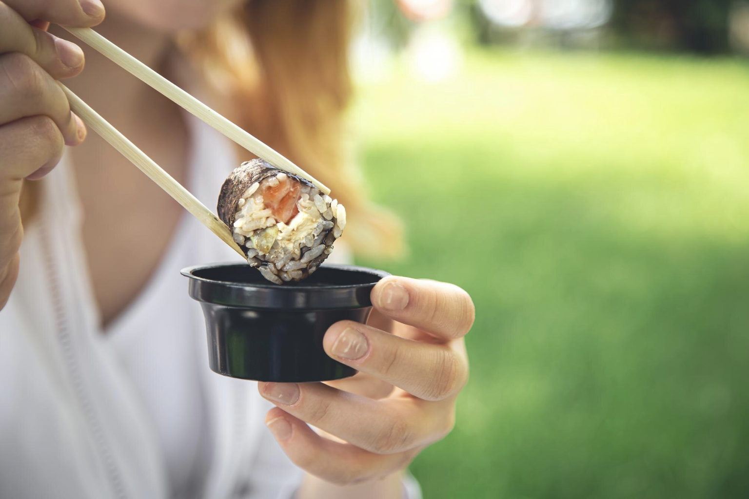 Awas, Kebiasaan Makan Sushi Bisa Picu Hipertensi dan Kanker Lambung! Ini Penjelasannya!
