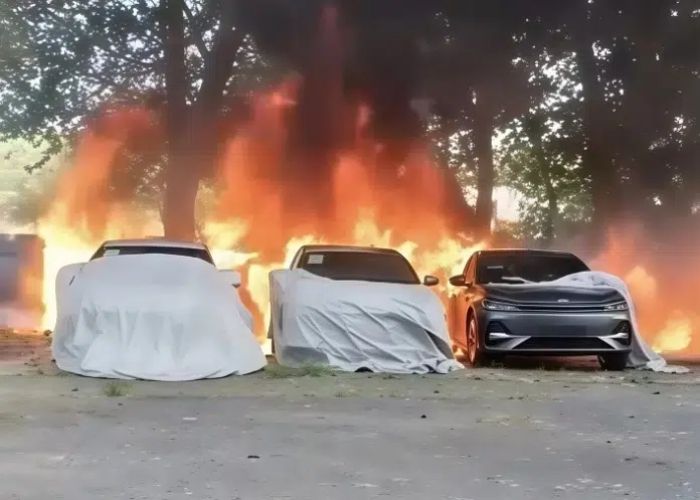 20 Mobil Listrik Geely Terbakar Bukan karena Korsleting, Tapi Gara-Gara Ulah Seorang Kakek