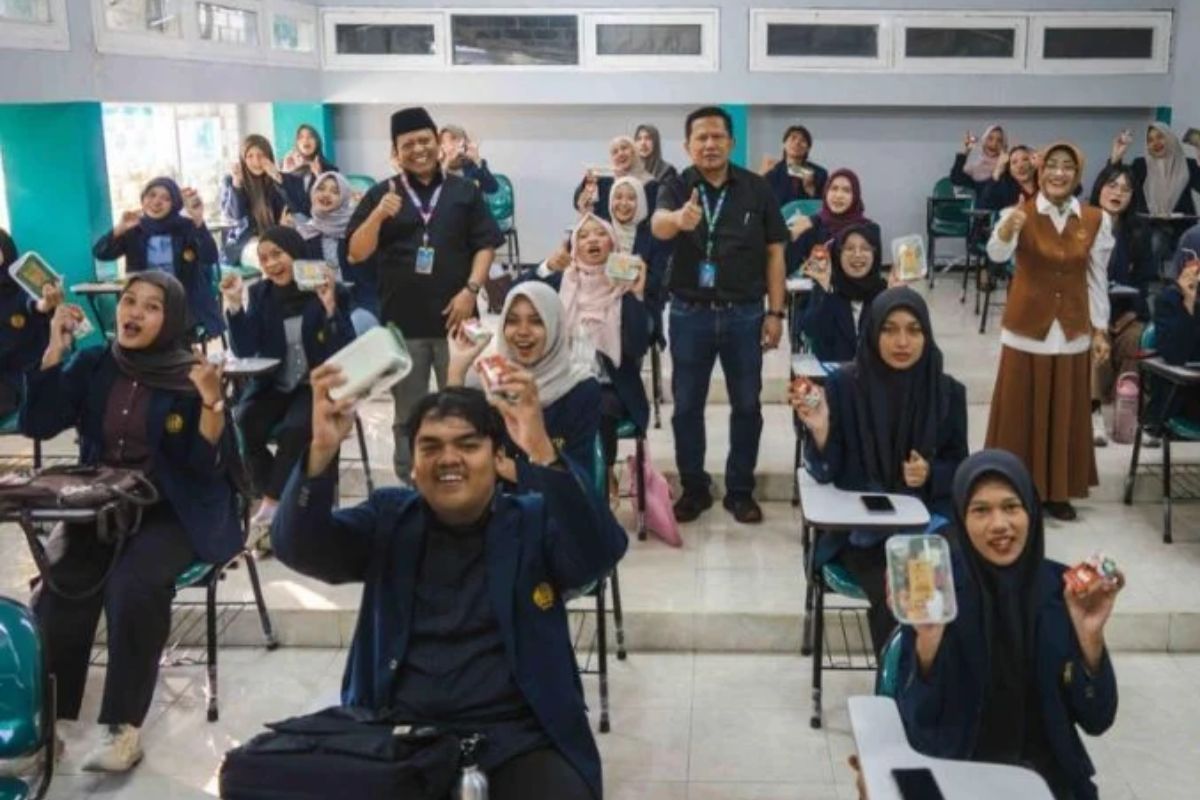 Tak Mau Mahasiswanya Ujian dalam Kondisi Lapar, Unesa Bagikan 35.000 Porsi Sarapan Gratis