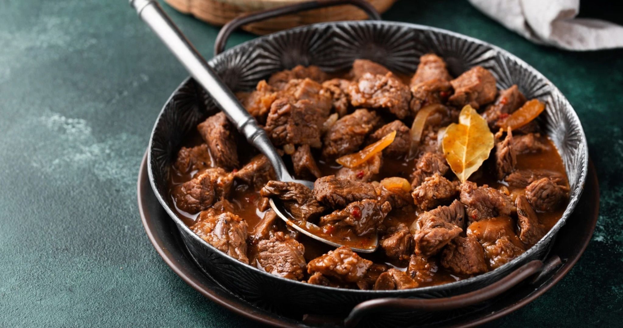 Tips Memasak Daging Bumi Hangus Khas Samarinda, Gunakan Api Kecil Agar Meresap
