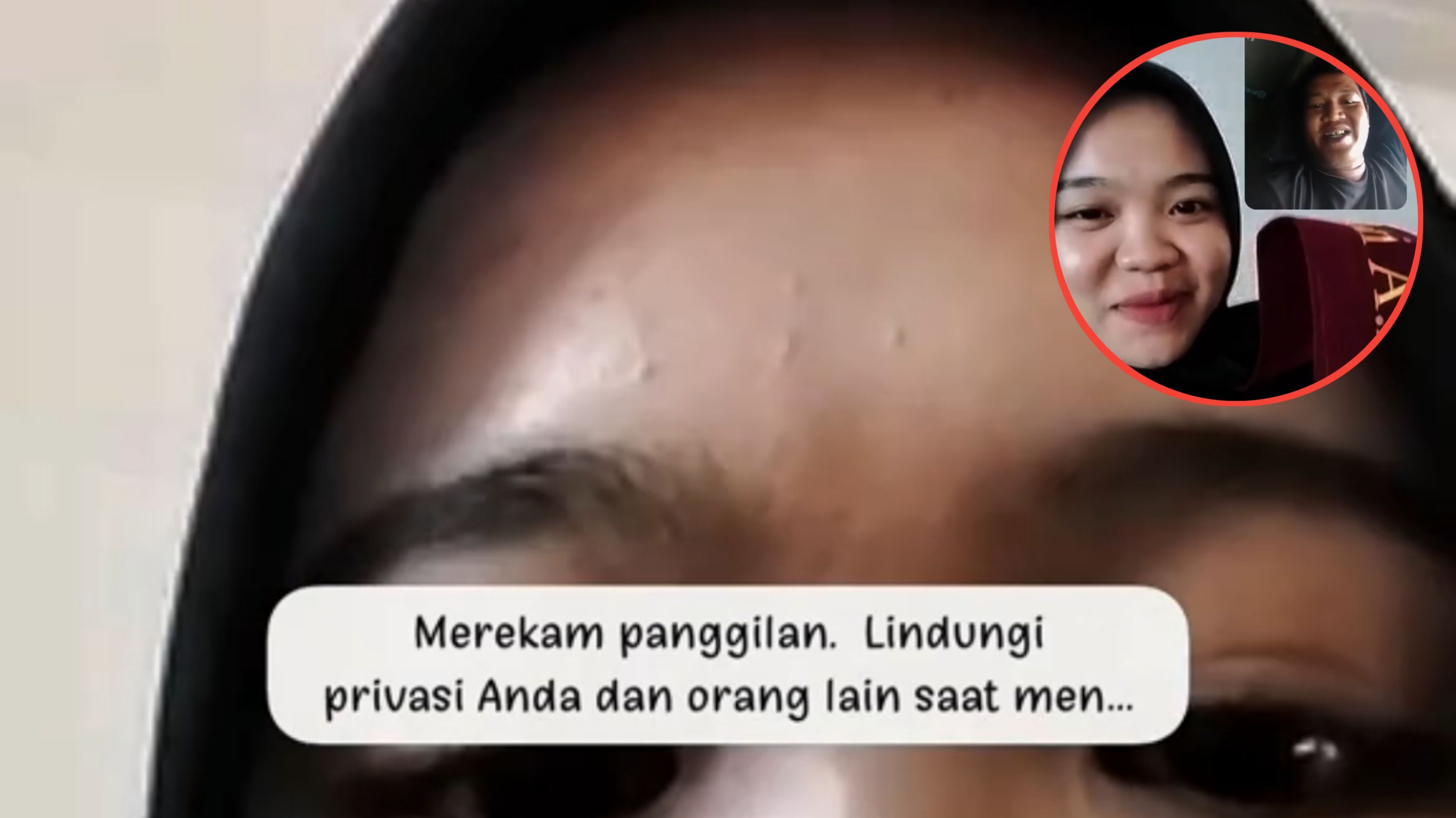 Video Call Seorang Adik yang Baru Diwisuda dengan Kakaknya Berubah Menjadi Percakapan Haru