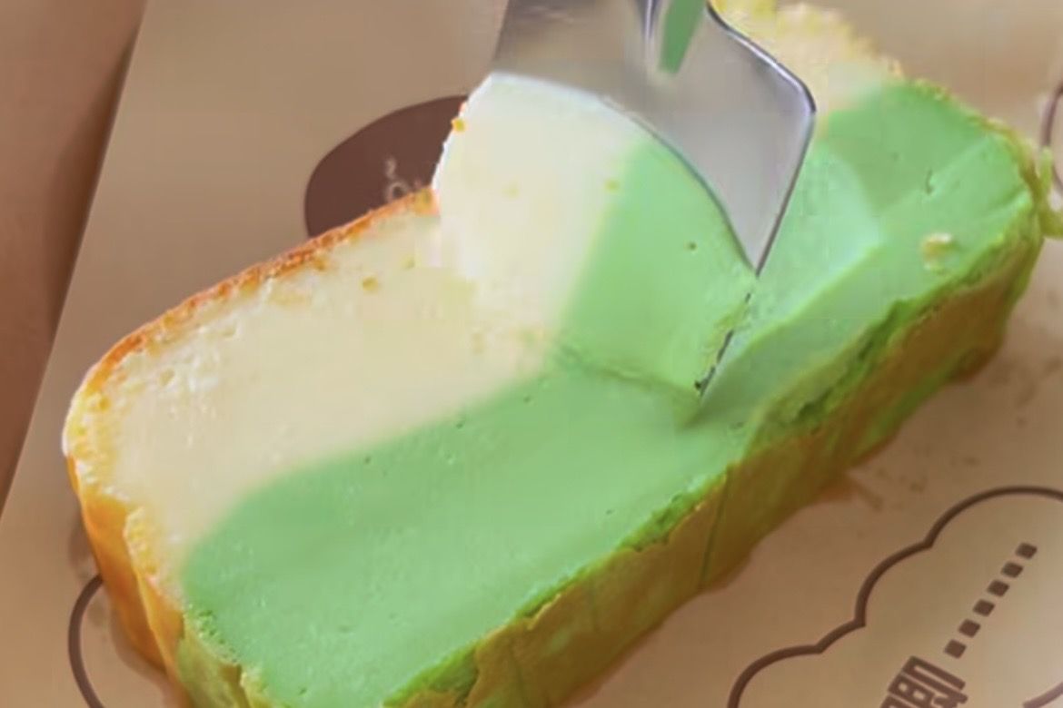 Satu Gigitan Langsung Meleleh! Resep Vanilla Green Tea Burnt Cheesecake Terfavorit