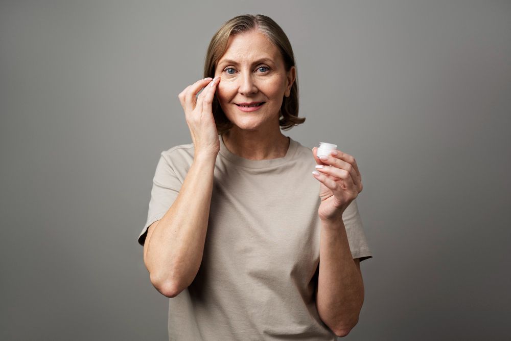 Panduan Urutan Skincare Malam untuk Kulit Usia 40an, Bikin Kulit Sehat Terawat!