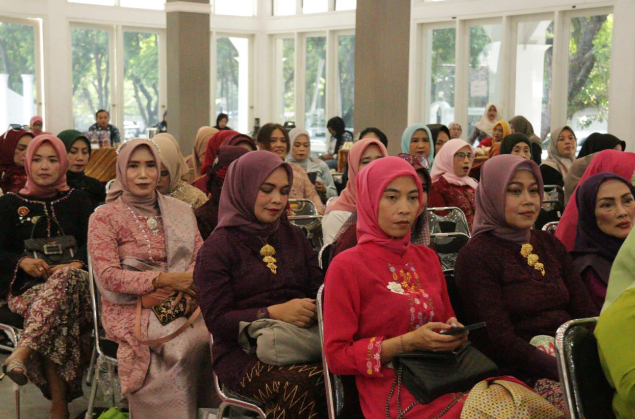 Milad Ke-4 Wahegar: Kebaya Jadi Simbol Kekuatan Perempuan Garut dan Warisan Budaya