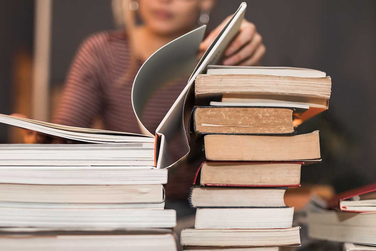 40 Contoh Daftar Pustaka Terlengkap dari Buku, Jurnal, dan Web