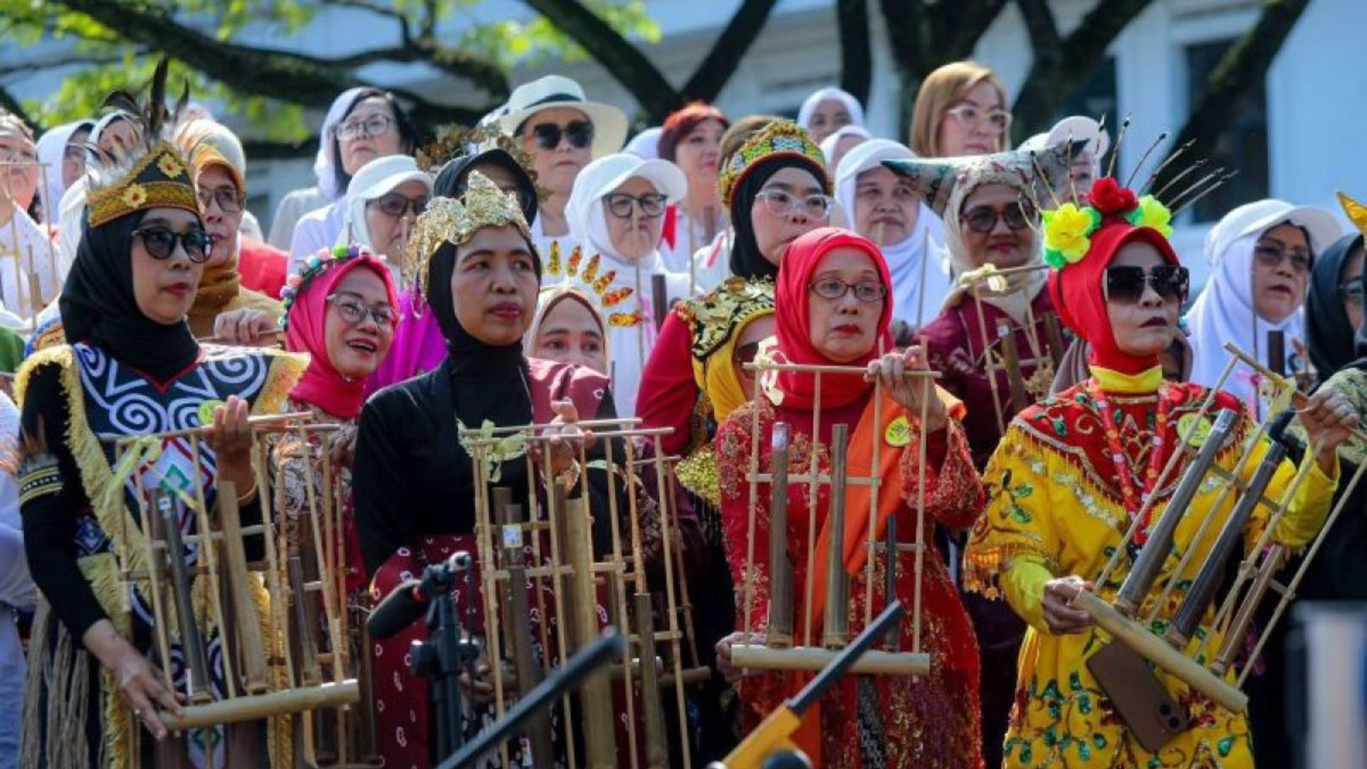 500 Musisi Meriahkan Bandung Kota Angklung Festival 2026 di Balai Kota