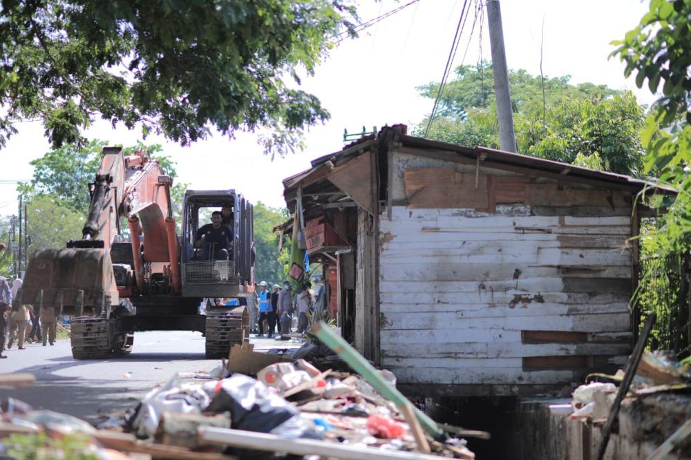 Jalan Utama Rukoh Siap Ditata, Pemko Tertibkan Kios dan Bangunan di Atas Drainase