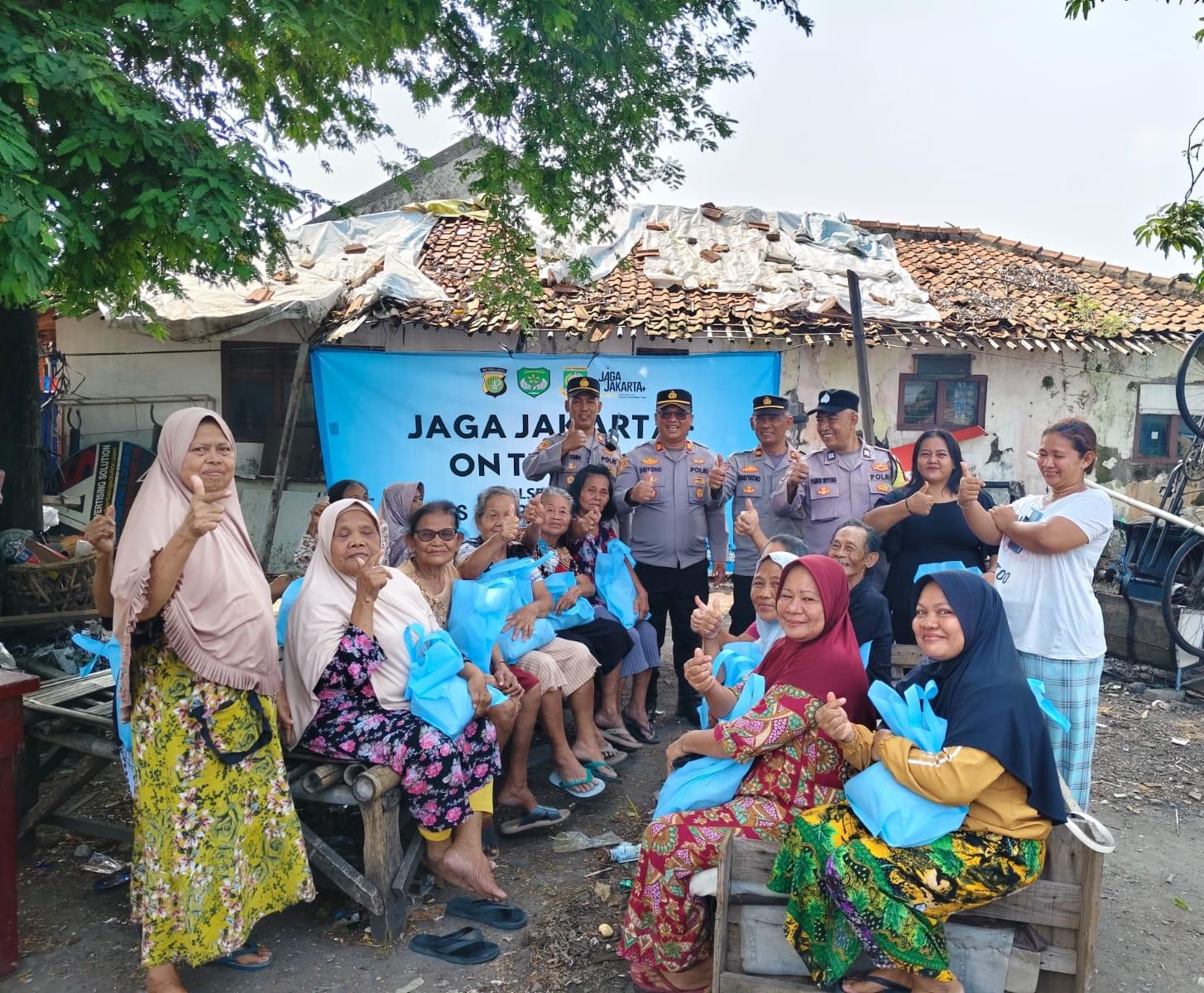 Polsek Benda Gelar Program Jaga Jakarta+ On The Spot , Dengarkan Aspirasi dan Bagikan Sembako di Kawasan Padat Penduduk Pajang