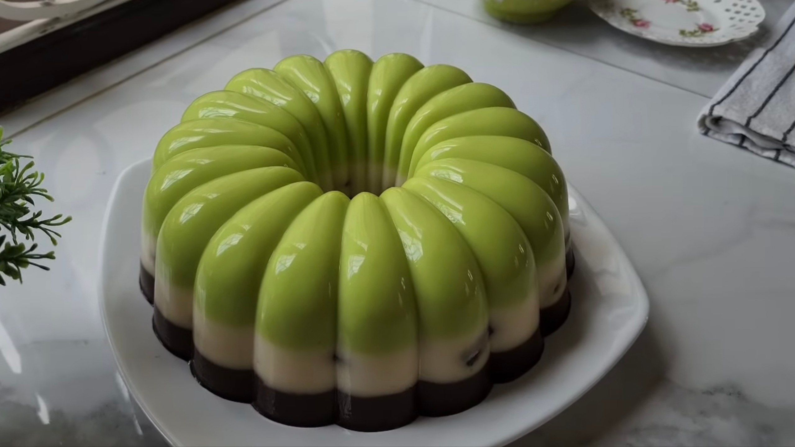 Resep Puding Lapis Alpukat Oreo Coklat yang Lembut dan Enak