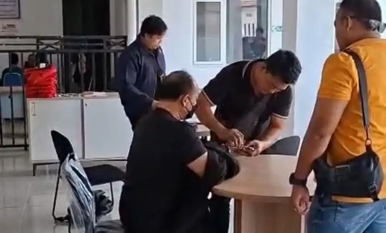 Berkas Lengkap, Mantan Kasat Narkoba Polres Bima Kota Resmi Diserahkan ke Kejaksaan