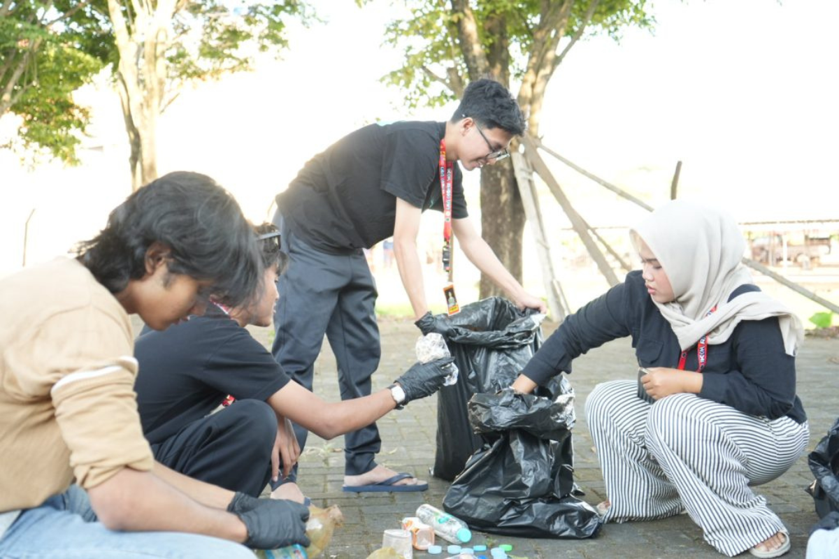 RAKSHANA, Aksi Mahasiswa UMY Gaungkan Zero Waste dari Kampus hingga Alun-Alun Kidul