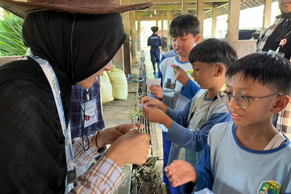 Mahasiswa Unsoed Rayakan Hari Susu Nusantara 2026 dengan Edukasi Gizi dan Wisata Peternakan