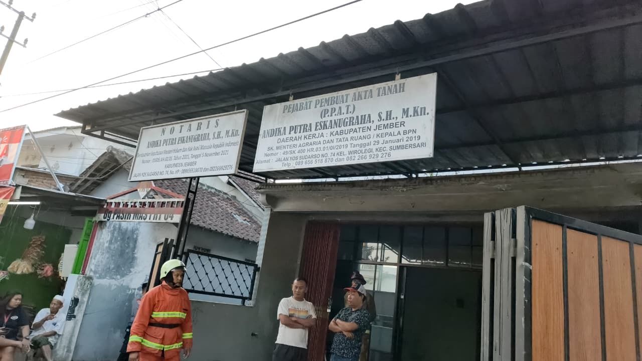 Ditinggal Kosong Saat Pemadaman Listrik, Rumah dan Kantor Notaris di Jember Hangus Terbakar