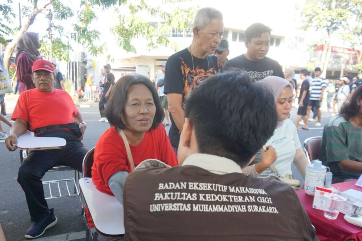 Ratusan Warga Ikut Pemeriksaan Gratis, BEM FKG UMS Kampanyekan Mulut Sehat Tanpa Rokok