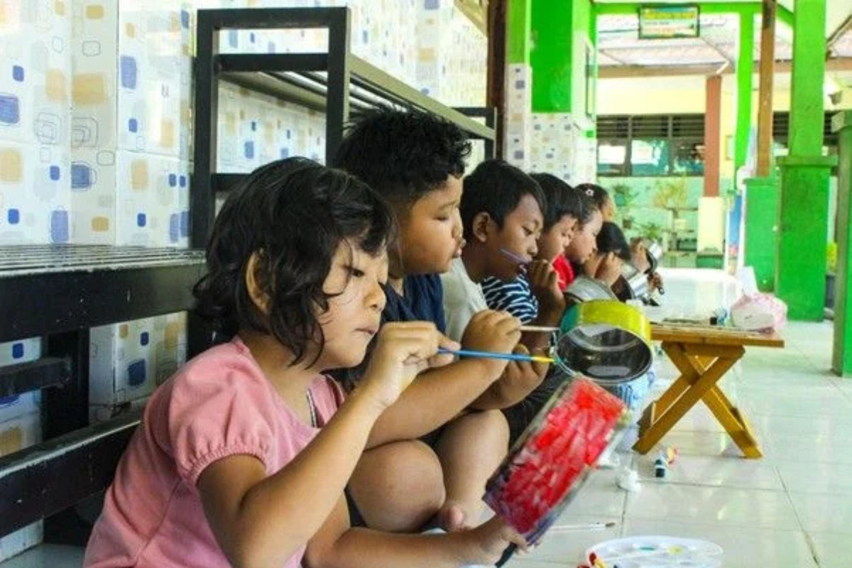 Vanantara 2026: Mahasiswa Unesa Perkuat Branding Kampung Panci dengan Edukasi Gizi dan Kreativitas