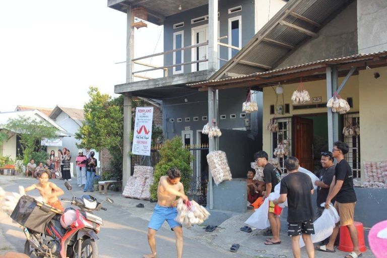 Mahasiswa Pendidikan Tari Unila Hadirkan Koreografi “Kemplora”, Angkat Narasi Pembuatan Kemplang