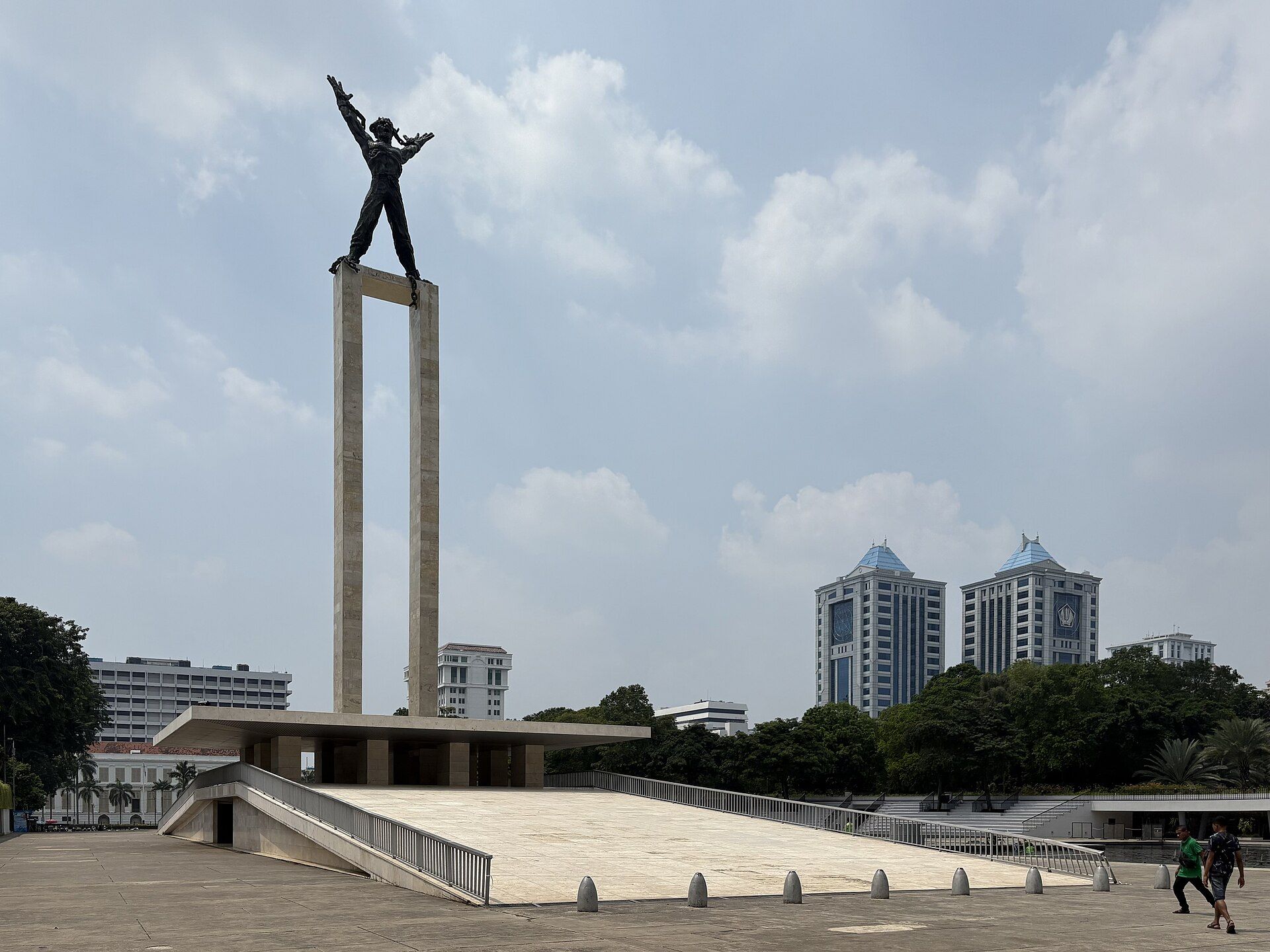 Bongkar Makna 4 Monumen Ikonik di Jakarta: Wisata Edukatif Seru Buat Akhir Pekan!