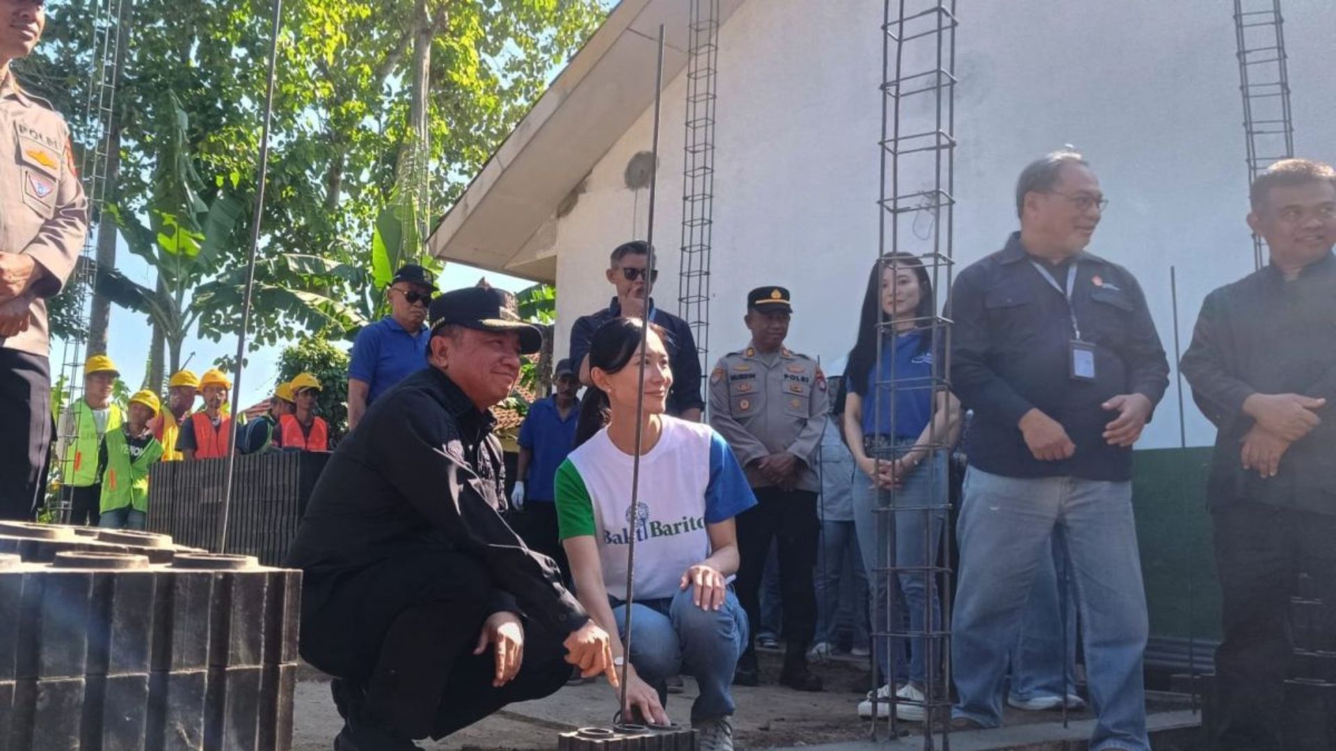 Dua Ruang Kelas Baru di Garut Dibangun dari 15 Ton Sampah Plastik Residu