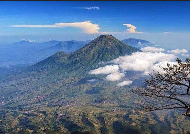 Jelajah Gunung Burni Telong di Bener Meriah, Destinasi Favorit Pendaki dengan Panorama Negeri di Atas Awan