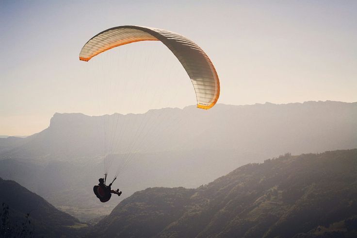 Cara Asyik Menikmati Pemandangan Jambi dari Udara Lewat Wisata Paralayang yang Menguji Adrenalin