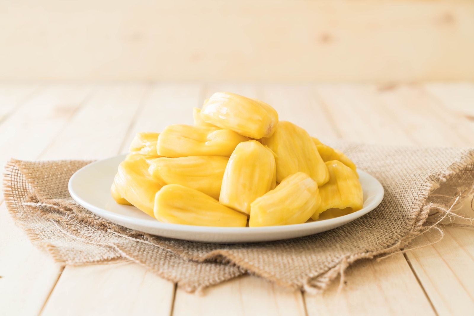 Buah yang Mirip Nangka, Yuk Kenalan dengan Cempedak!