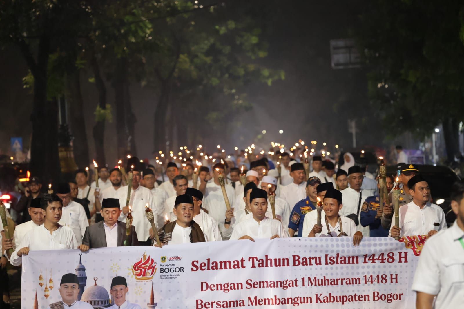 Antusiasme Tinggi, Ribuan Warga Kabupaten Bogor Ikuti Pawai Obor Tahun Baru Islam