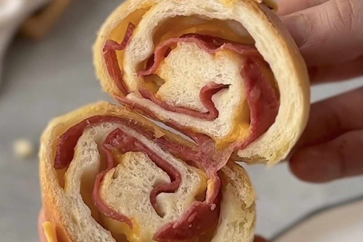 Cuma Modal Bahan Sederhana, Salt Bread Ham and Cheese Ini Rasanya Mirip Roti Premium