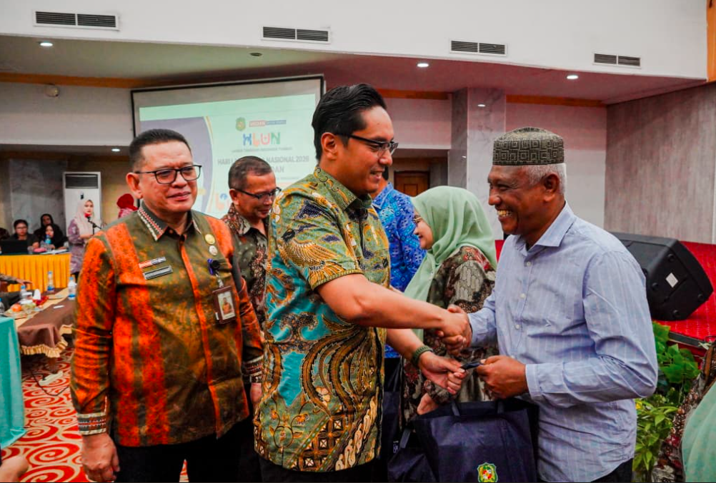 Rico Waas Ajak Lansia Menjadi Cahaya dan Inspirasi bagi Generasi Muda