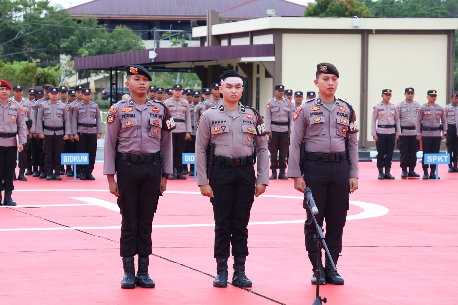 Kapolda Kaltara Ganjar Penghargaan Personel Patroli 110, Dorong Pelayanan Prima kepada Masyarakat