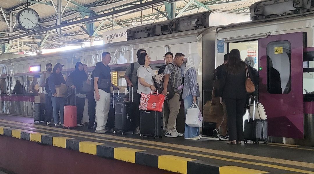 Jelang Libur Sekolah : Penumpang Kereta Daop 6 Jogja Capai 50 Persen dan Beri Diskon Tiket 30 Persen untuk 30 Kereta Ekonomi