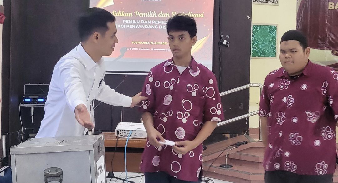 Simulasi Nyoblos di SLB Negeri Pembina, Cara KPU Kota Jogja Siapkan Pemilu Inklusif Tahun 2029