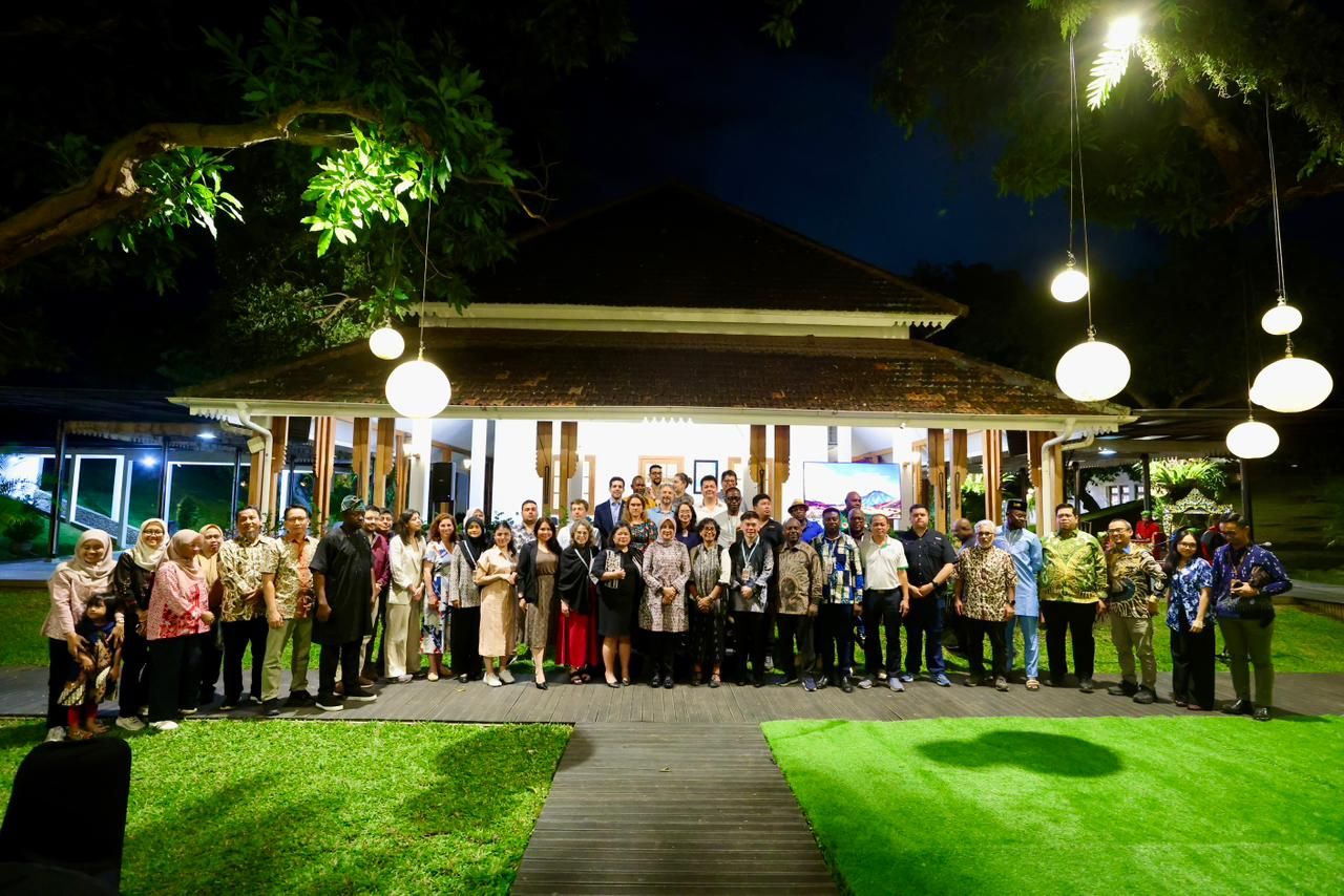 Delegasi 16 Negara Belajar Pengelolaan Industri Kayu Berkelanjutan di Banyuwangi