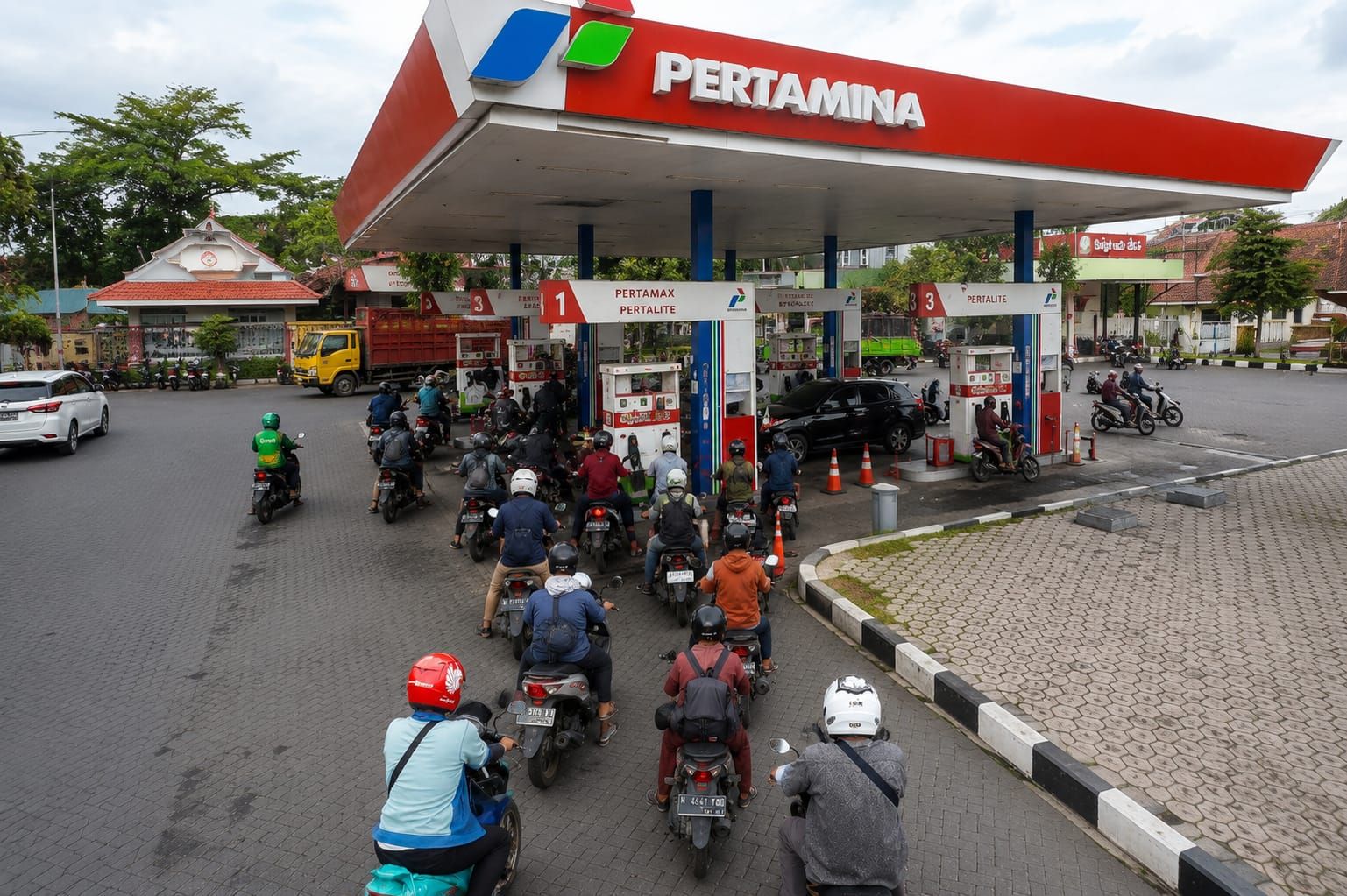 Distribusi Pertalite dan Biosolar di Lumajang Dipastikan Lancar, Pemkab Perkuat Koordinasi dengan Pertamina