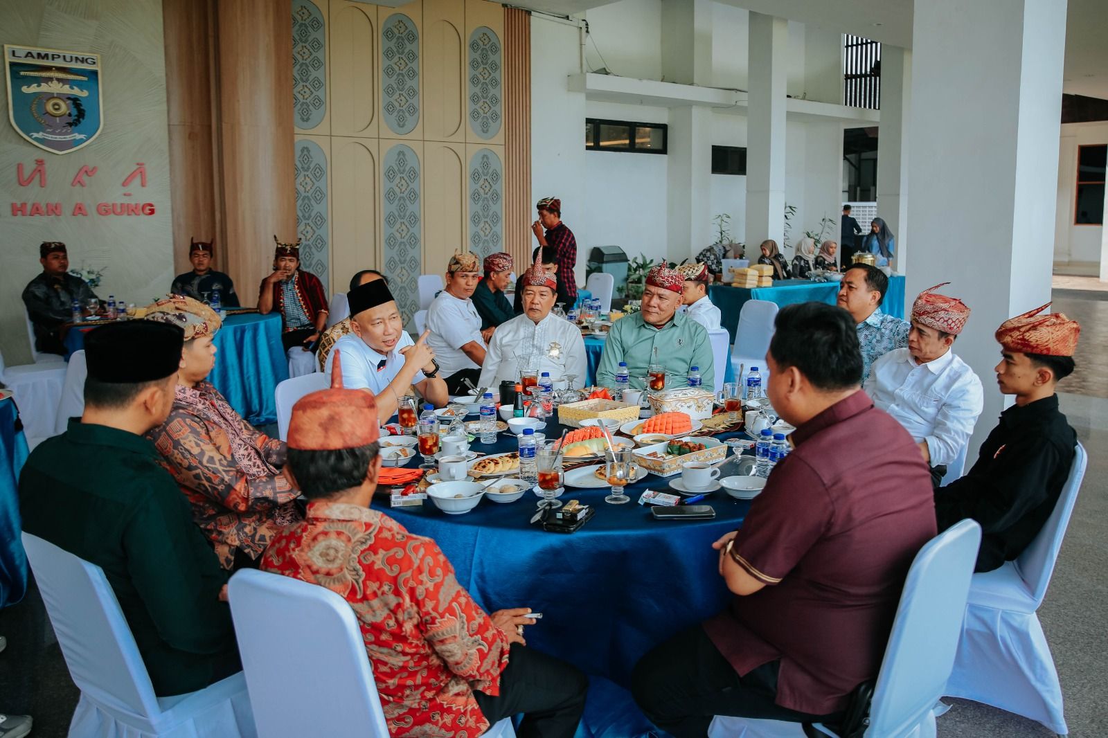 Gubernur Lampung Bahas Pelestarian Budaya dan Desa Wisata bersama 5 Tokoh Adat Sai Batin