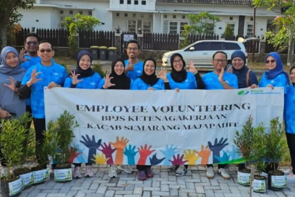 BPJS Ketenagakerjaan Semarang Majapahit Tanam Ratusan Bibit Pohon Lewat Aksi Go Green