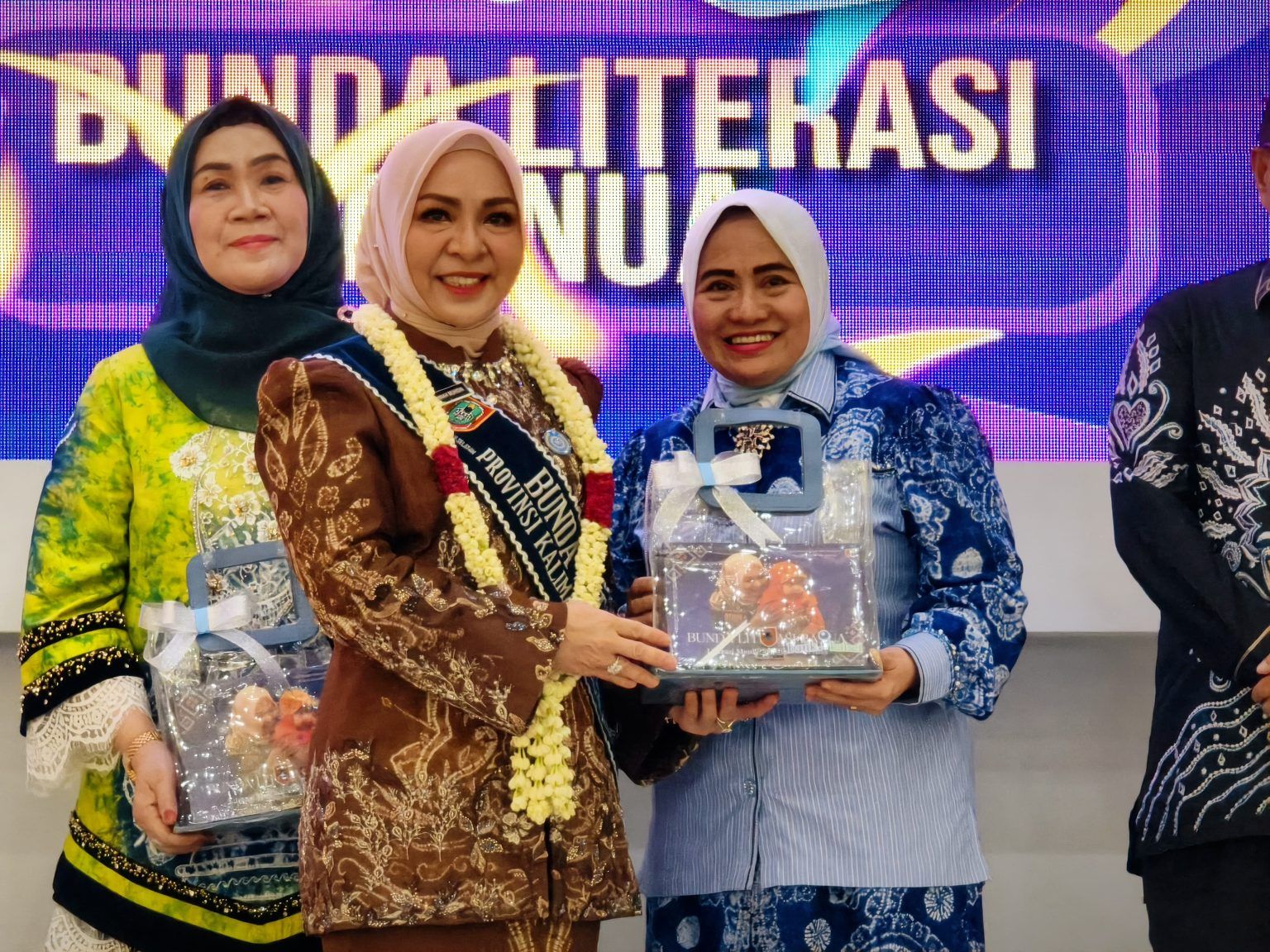 Strategi Hj. Fathul Jannah Muhidin Dongkrak Minat Baca Lewat Buku Bunda Literasi Banua