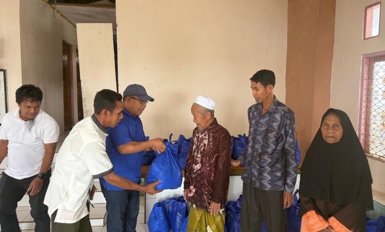Maman Sosialisasikan Perubahan Perda Perlindungan Petani dan Salurkan Bantuan untuk Warga Bima