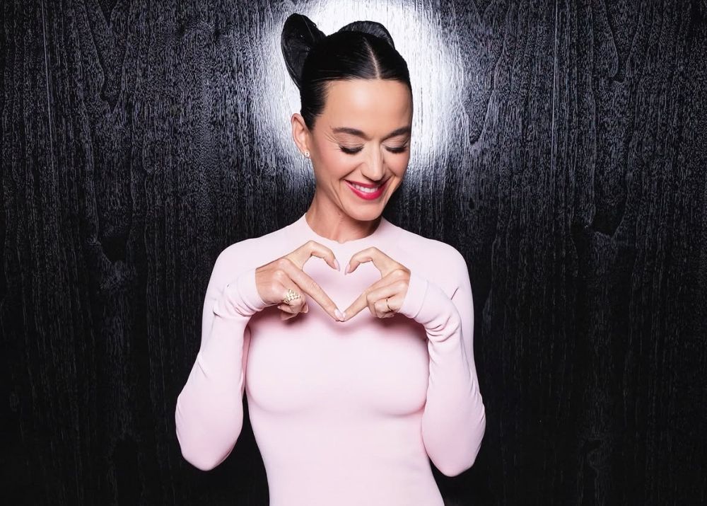 Katy Perry Minta Maaf Batalin Konser karena Cuaca Buruk