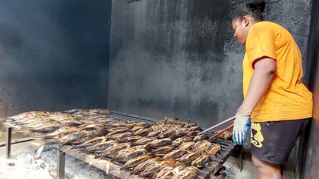 Warisan Tiga Generasi, Ikan Asar Papua Kini Jadi Oleh-Oleh Premium