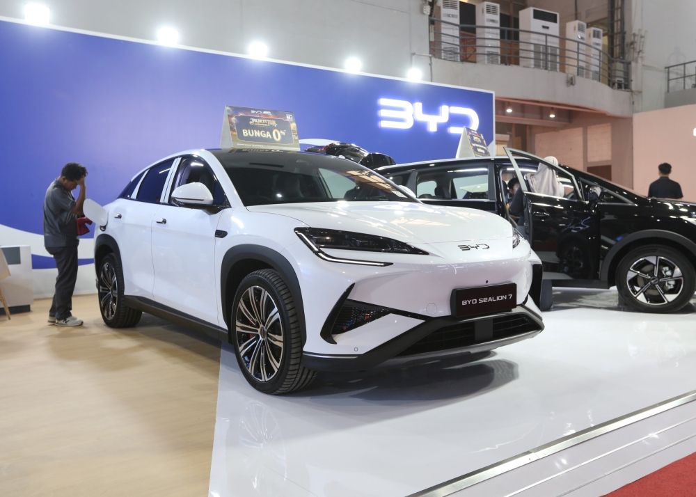 Deretan Mobil Listrik Tebar Diskon Besar di Jakarta Fair 2026