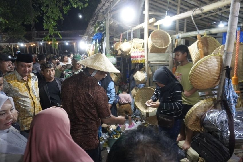 Tradisi Tahunan yang Tak Luntur Akan Zaman , Pasar Tambak Tahunan Kembali digelar di Sragen