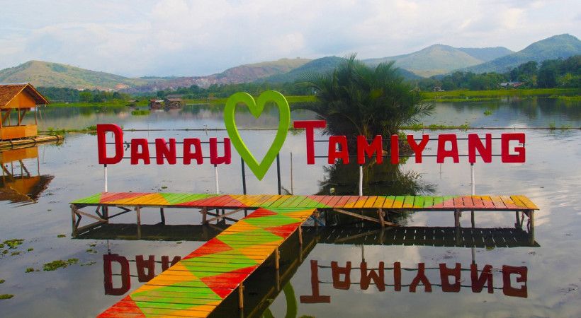 Pesona Danau Tamiyang: Destinasi Wisata Danau Buatan yang Menawan di Kabupaten Banjar