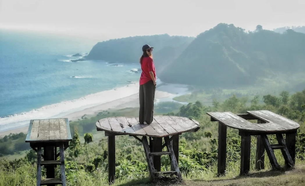 Menikmati Pesona Pantai Jolosutro, Surga Tersembunyi di Perbatasan Blitar dan Malang