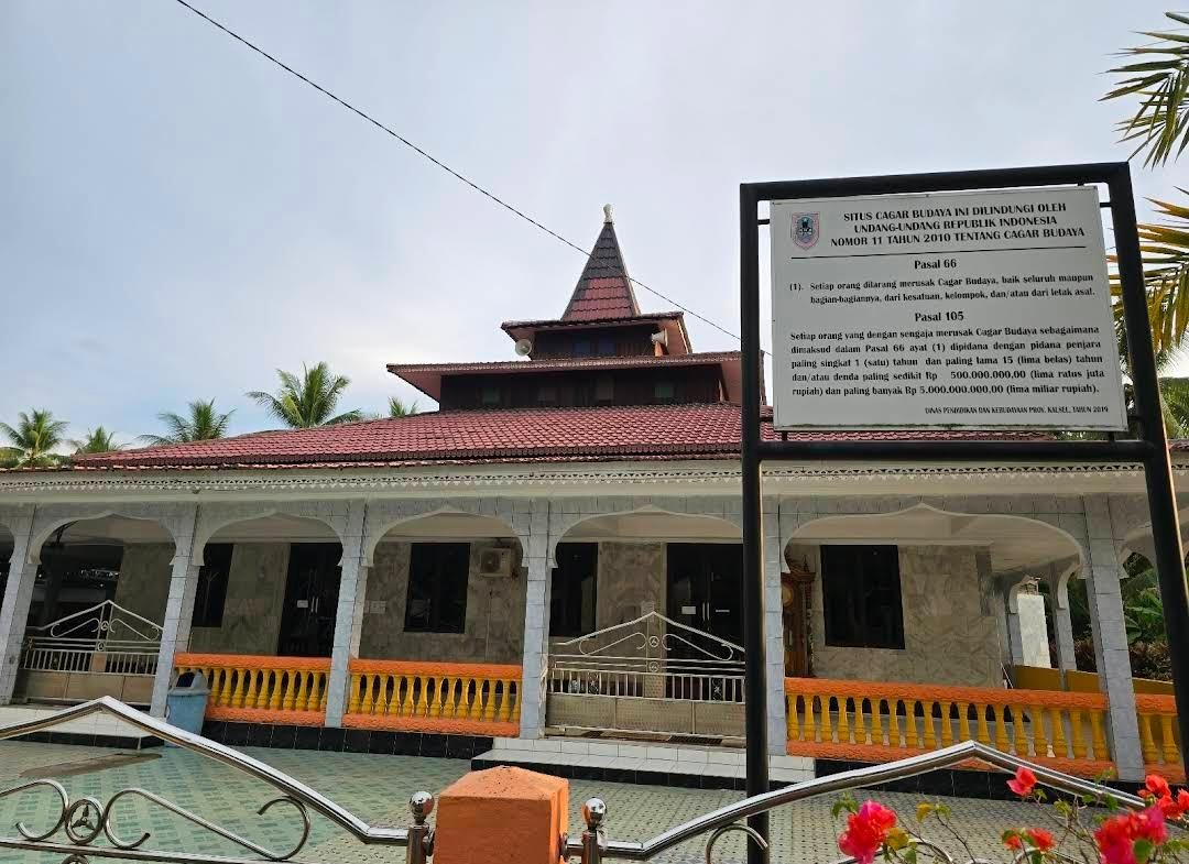 Menjelajahi Masjid Keramat Pelajau: Saksi Bisu Sejarah Islam Tertua di Kalimantan Selatan