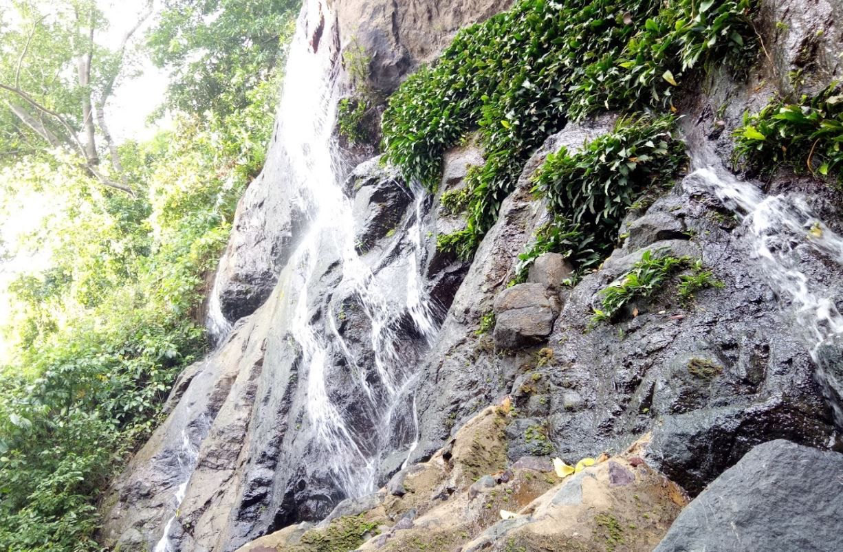Pesona Air Terjun Bajuin: Surga Tersembunyi di Jantung Geopark Meratus Tanah Laut