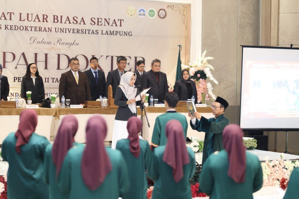 FK Unila Ambil Sumpah Dokter Periode II 2026, Buka Prodi Apoteker September Mendatang
