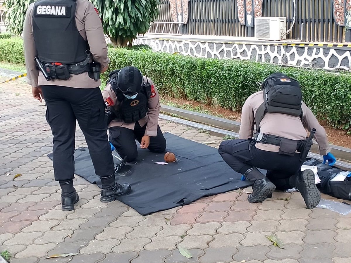 Geger Benda Diduga Mortir Ditemukan di Taman Mini Jaktim, Gegana Langsung Turun Tangan