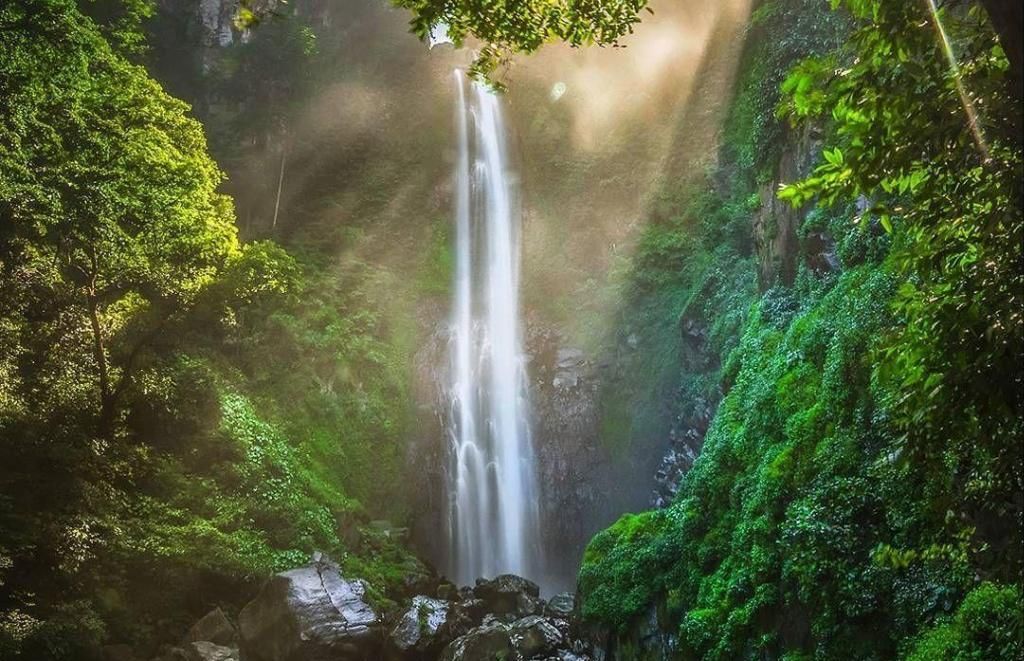 Cuma 15 Menit dari Kota Bantaeng, Air Terjun Bissappu Punya View Cantik dan Suasana Sejuk